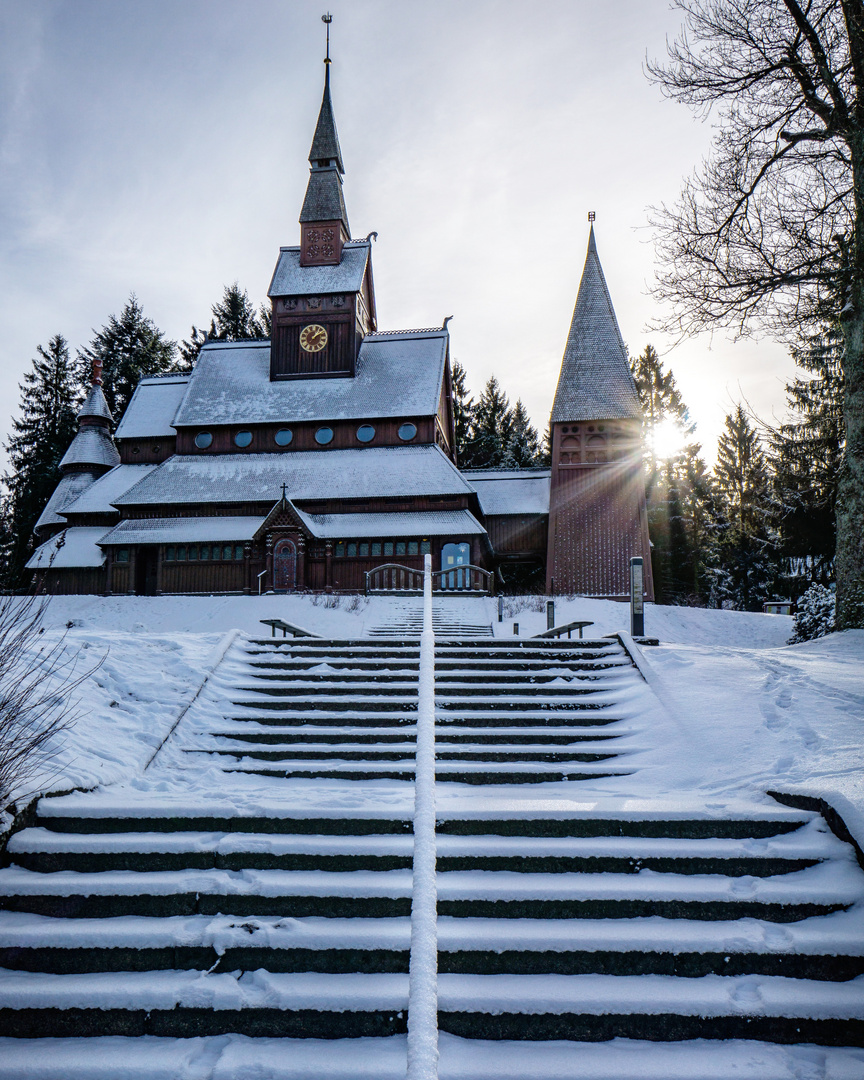 Stabkirche im Winter