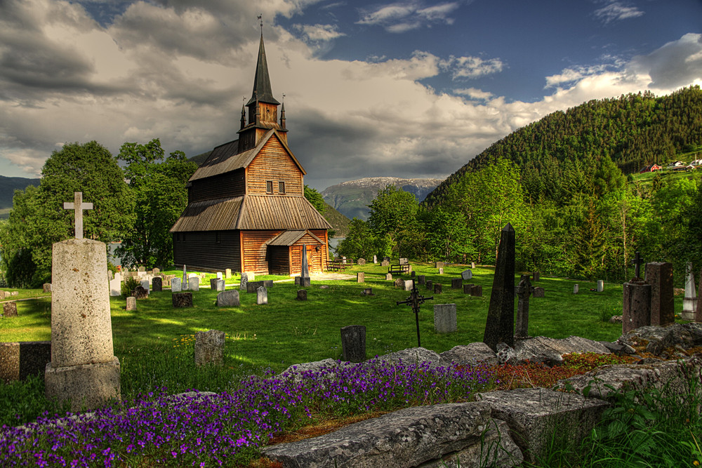 Stabkirche von Kaupanger in HDR