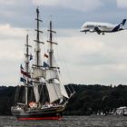 STAD AMSTERDAM mit einem AIRBUS Beluga