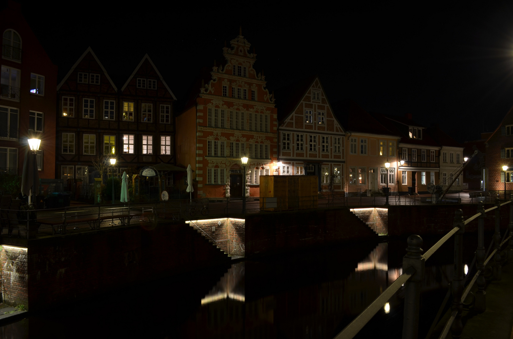 Stade bei Nacht