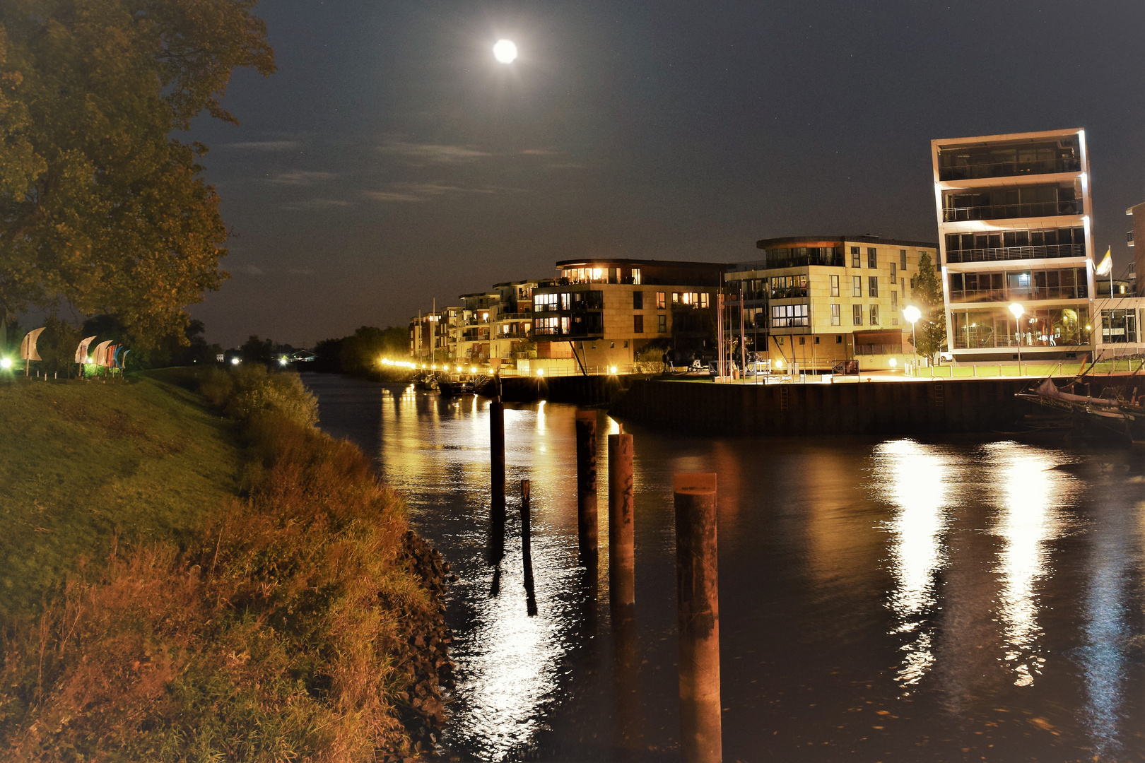 Stade bei Nacht