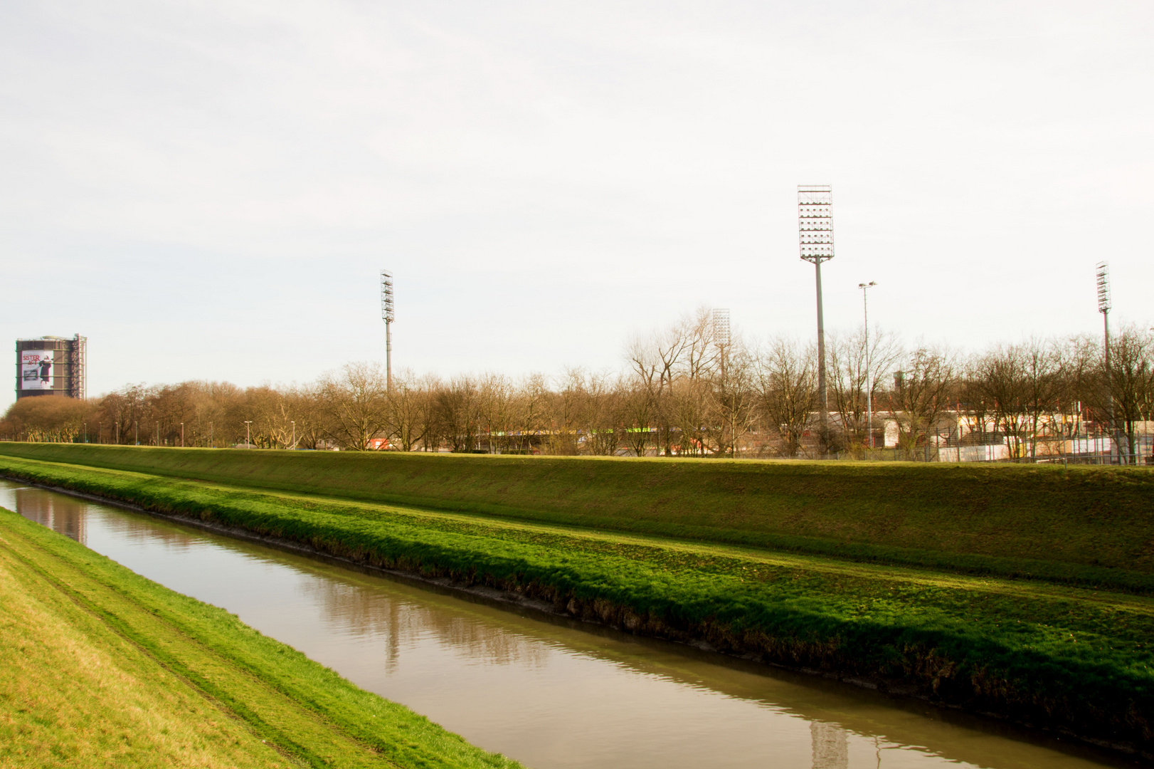 Stadionidylle an der Emscher