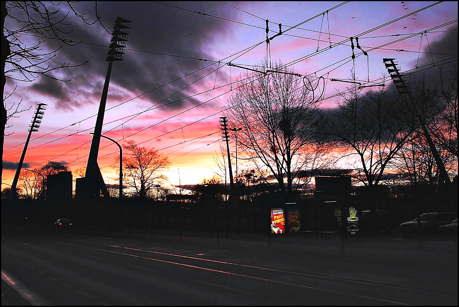 Stadionstimmung zur blauen Stunde