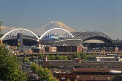 Stadium und Mount Rainier