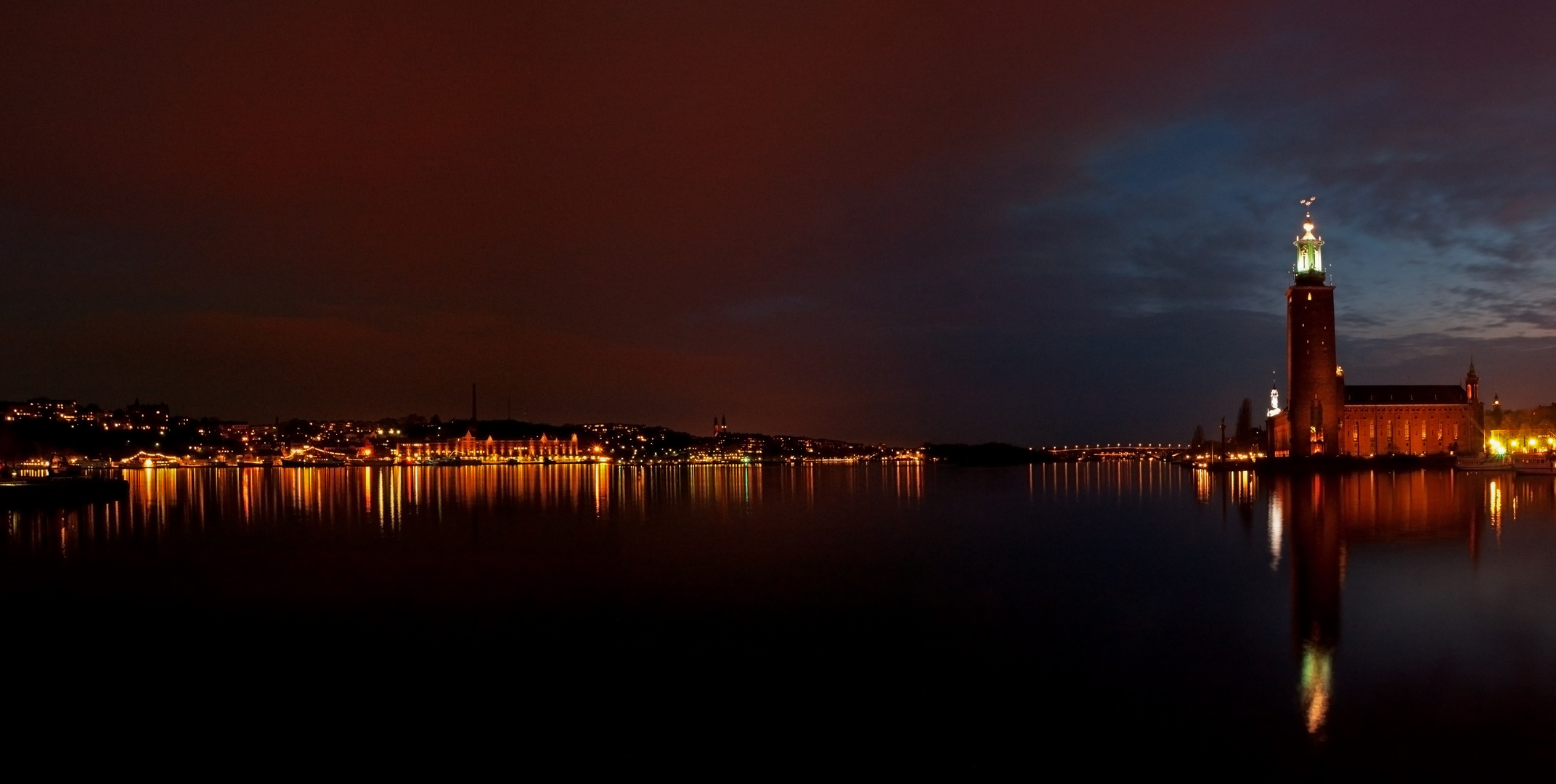 Stadshuset by night