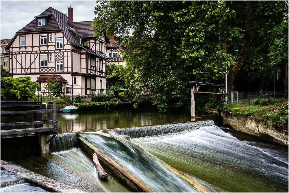 Stadt am Fluss Foto & Bild | fluss, fachwerk, architektur Bilder auf