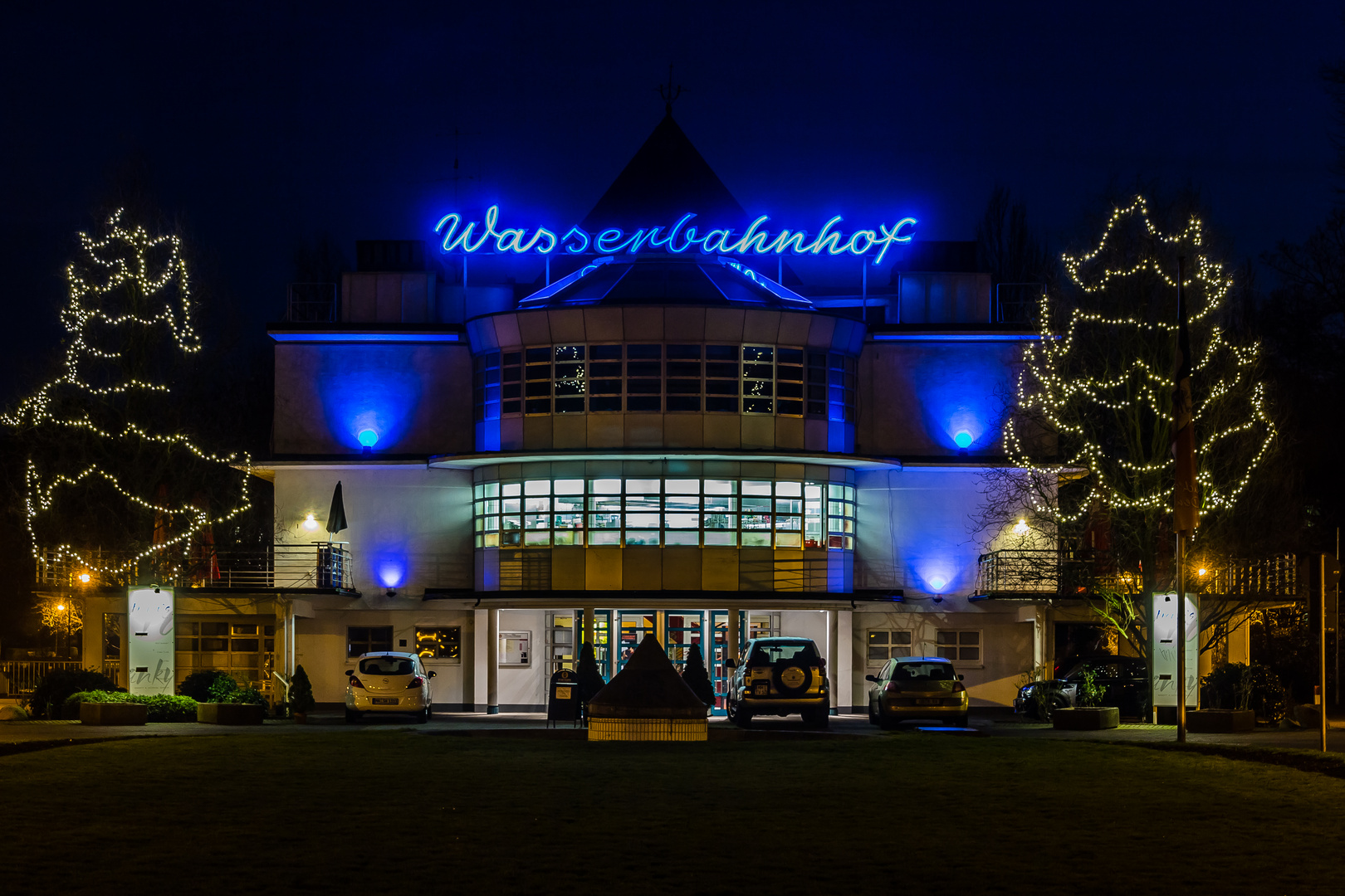 Stadt am Fluss - Wasserbahnhof