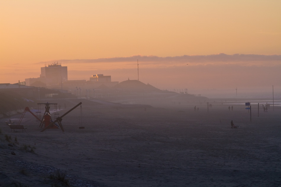 Stadt am Meer - Norderney im Nebel