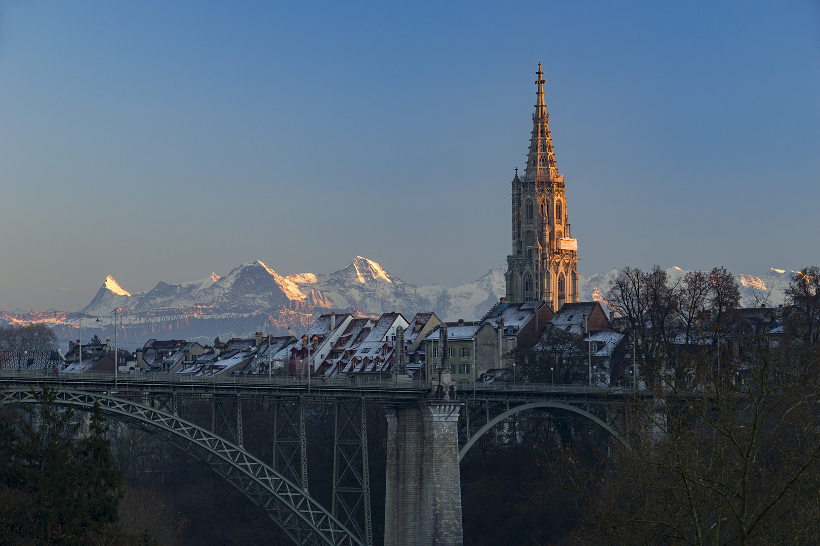 Stadt Bern im letzten Sonnenlicht