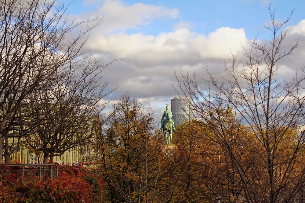 Stadt-Detail im Herbstglanz