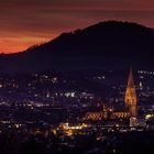 Stadt Freiburg bei einbrechen der Nacht