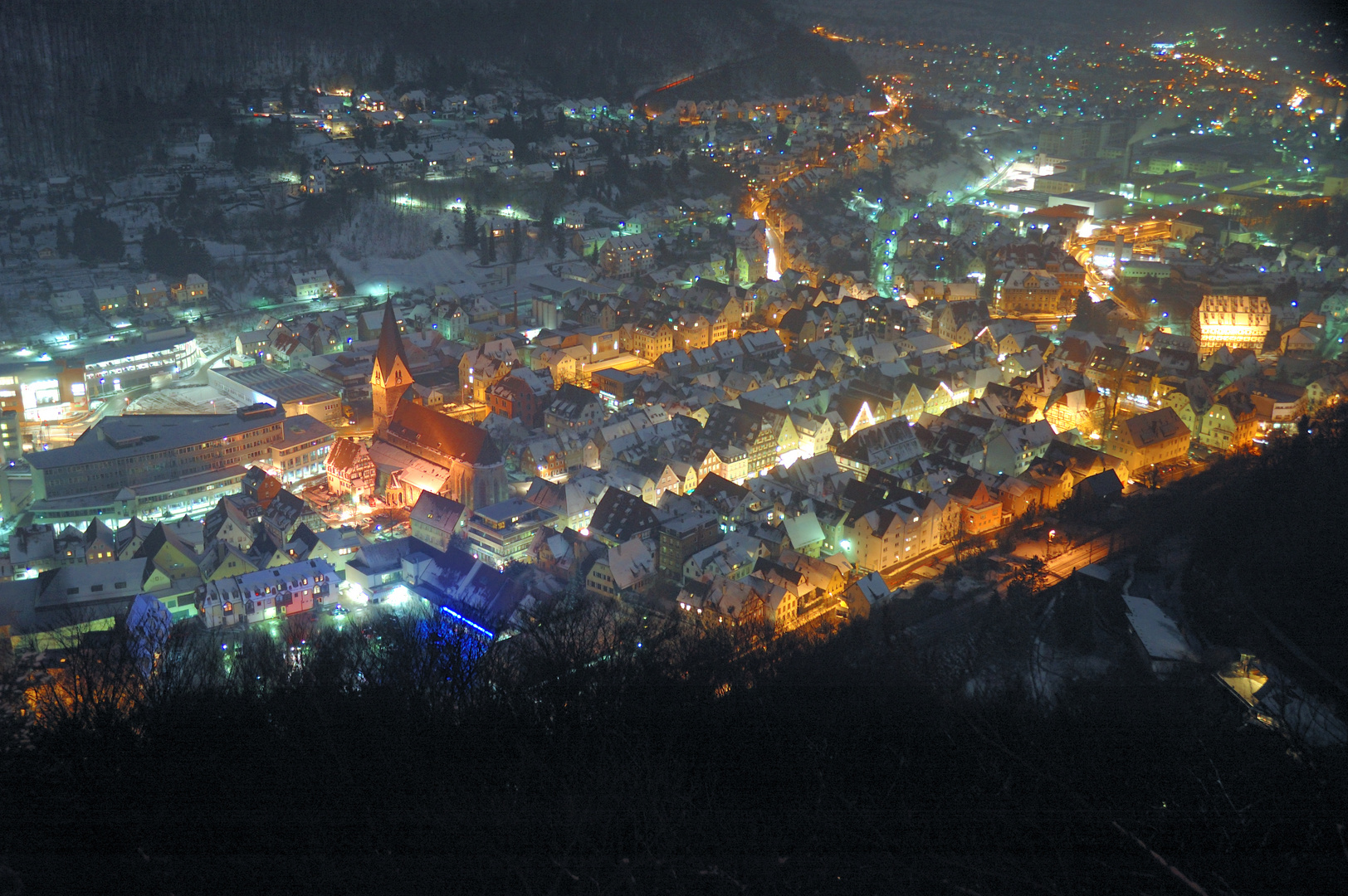 Stadt Geislingen vom Ödenturm in einer Winternacht