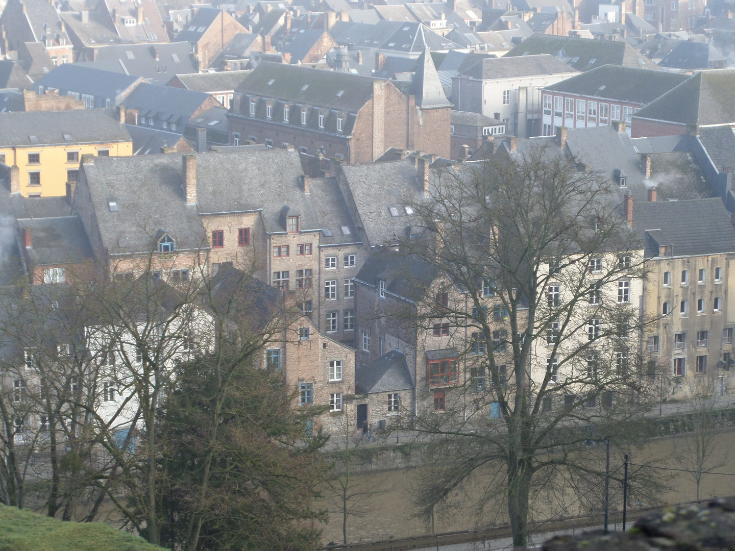 Stadt im Nebel