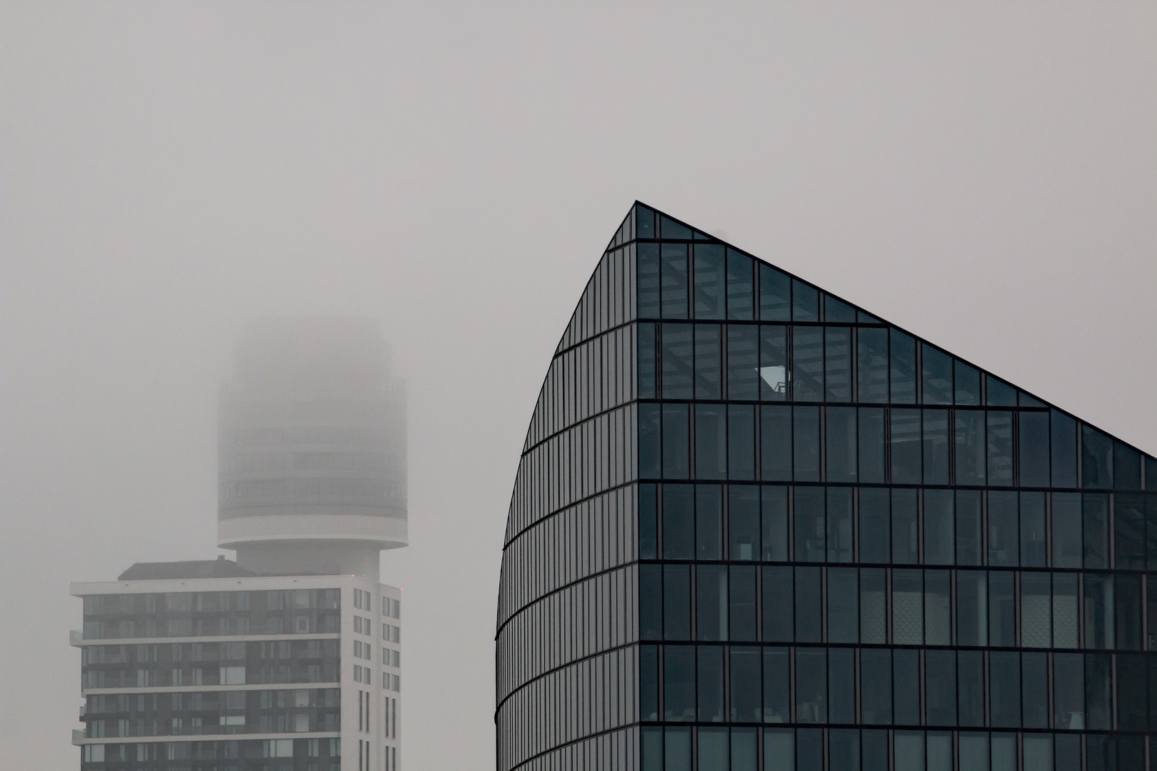 Stadt im Nebel