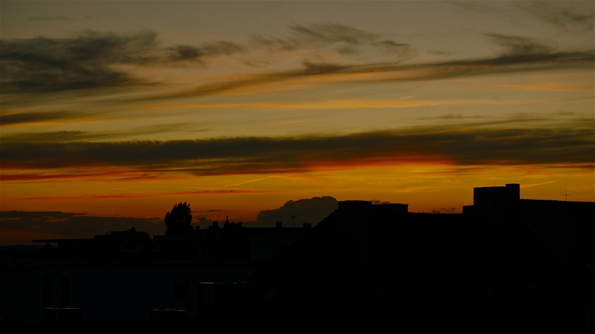 Stadt im Sonnenuntergang