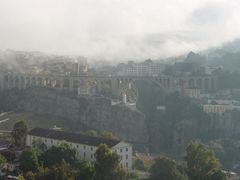 Stadt in den Wolken