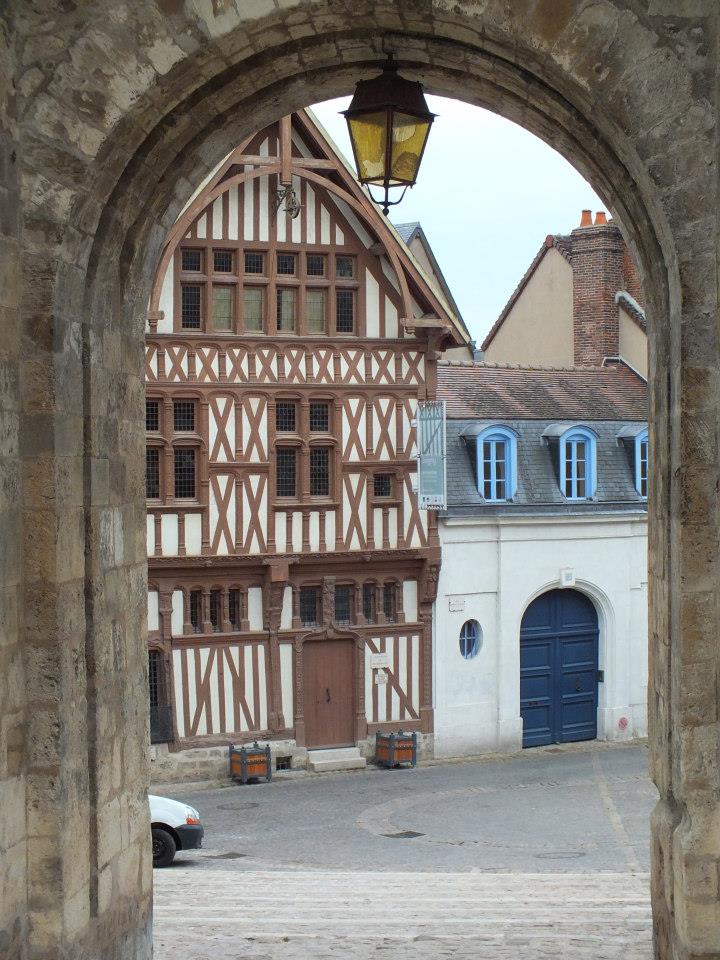 stadt Joigny in Frankreich. in der