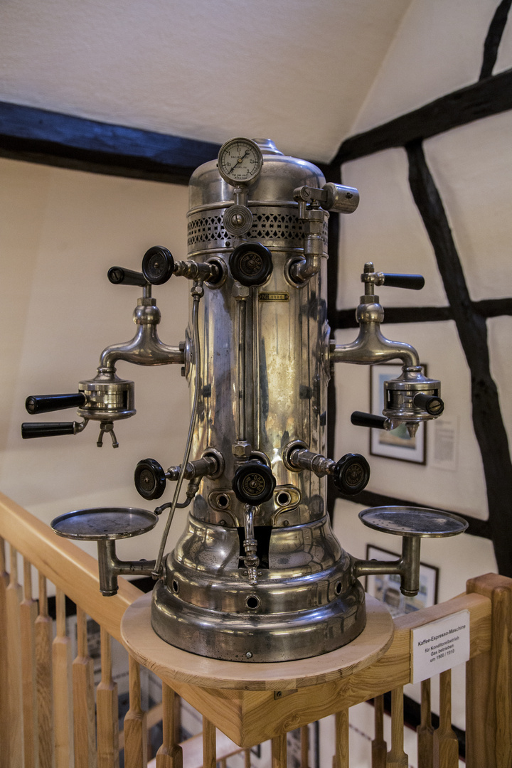 Stadt Kraichtal, ZUckerbäckermuseum, Espressomaschine um 1900_2