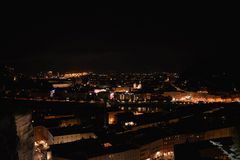 Stadt Salzburg bei Nacht