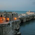 Stadt Vieste im Gargano am Abend