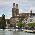 Stadt Zürich mit Limmat, Wasserkirche und Grossmünster
