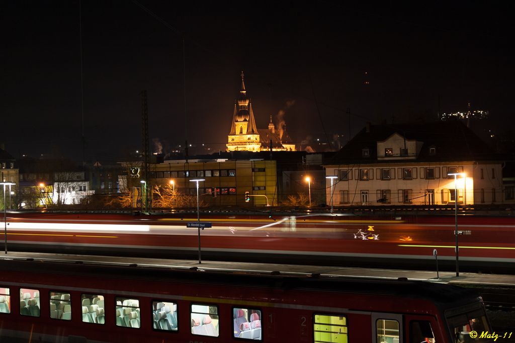 Stadtansicht bei Nacht (Langzeitbelichtung)