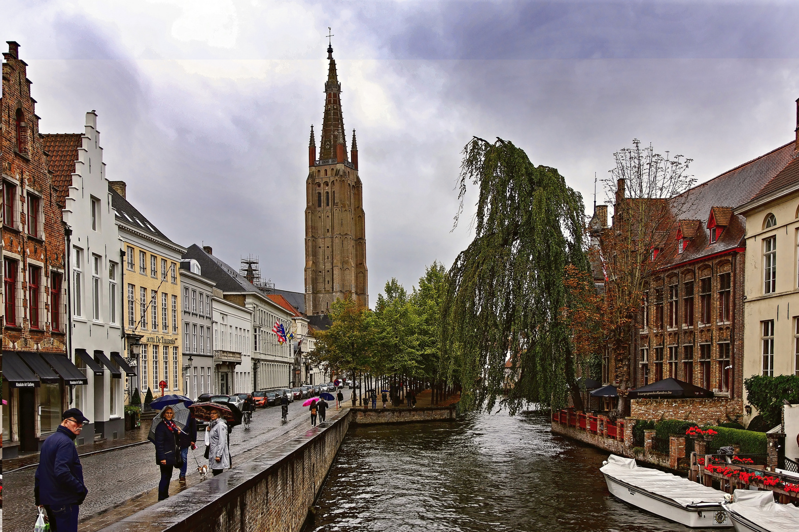 Stadtansicht im Regen.