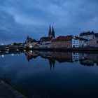 Stadtansicht zur blauen Stunde