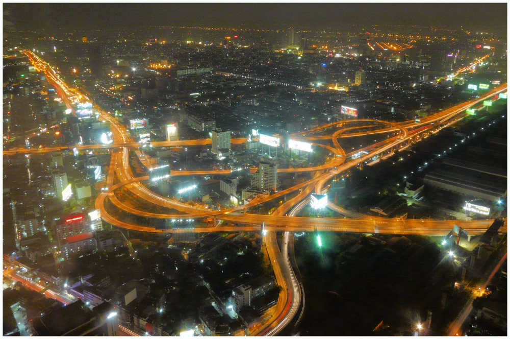 Stadtautobahn in Bangkok...