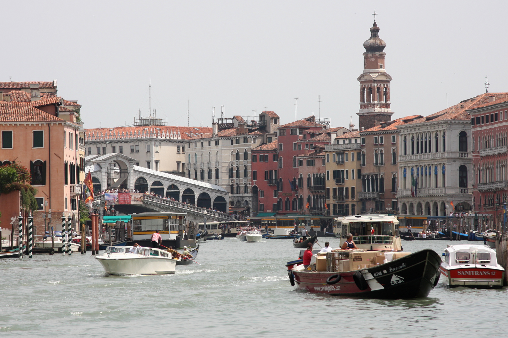 Stadtautobahn von Venedig, der Canal Grande
