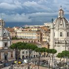 Stadtbild von Rom mit zwei Kirchen