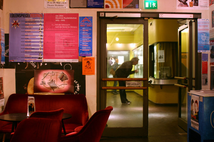 Stadtcafé München: "Was gibt's denn heut im Kino?"