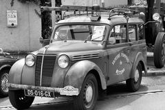 Stadtfest Müllheim, Oldtimertreffen, Renault Juvaquarte, Baujahr 1954, 845 ccm, 6 PS