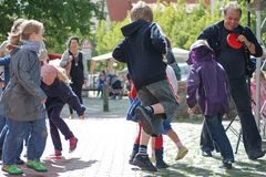 Stadtfest und Straßenkunst beleben die City