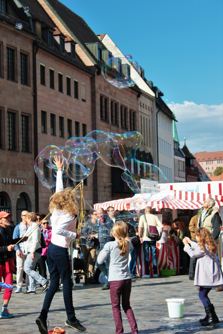 Stadtgeschehen mit Kinderspaß