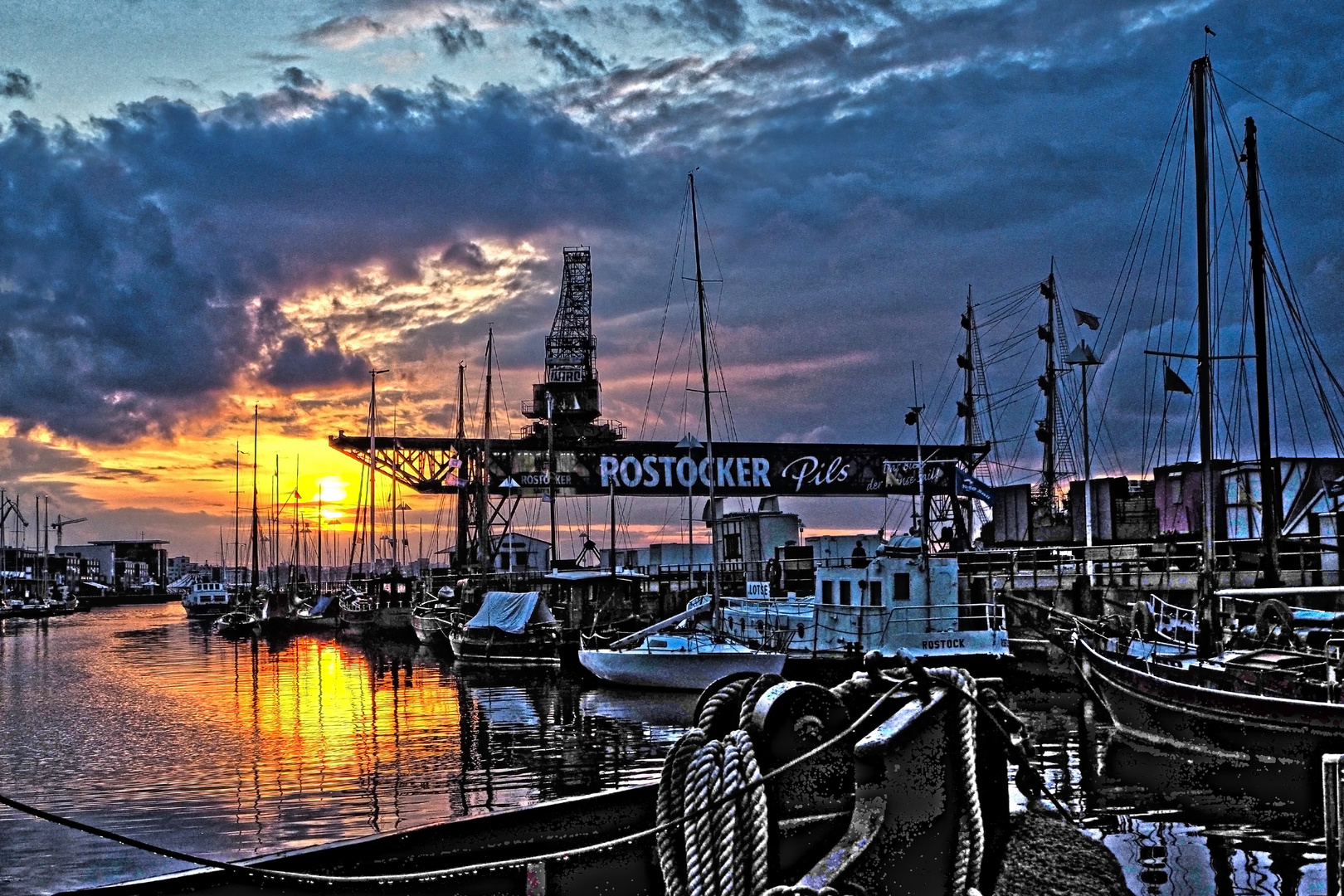 Stadthafen Rostock Foto & Bild | architektur, architektur bei nacht