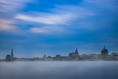 Stadthafen Rostock im Nebel