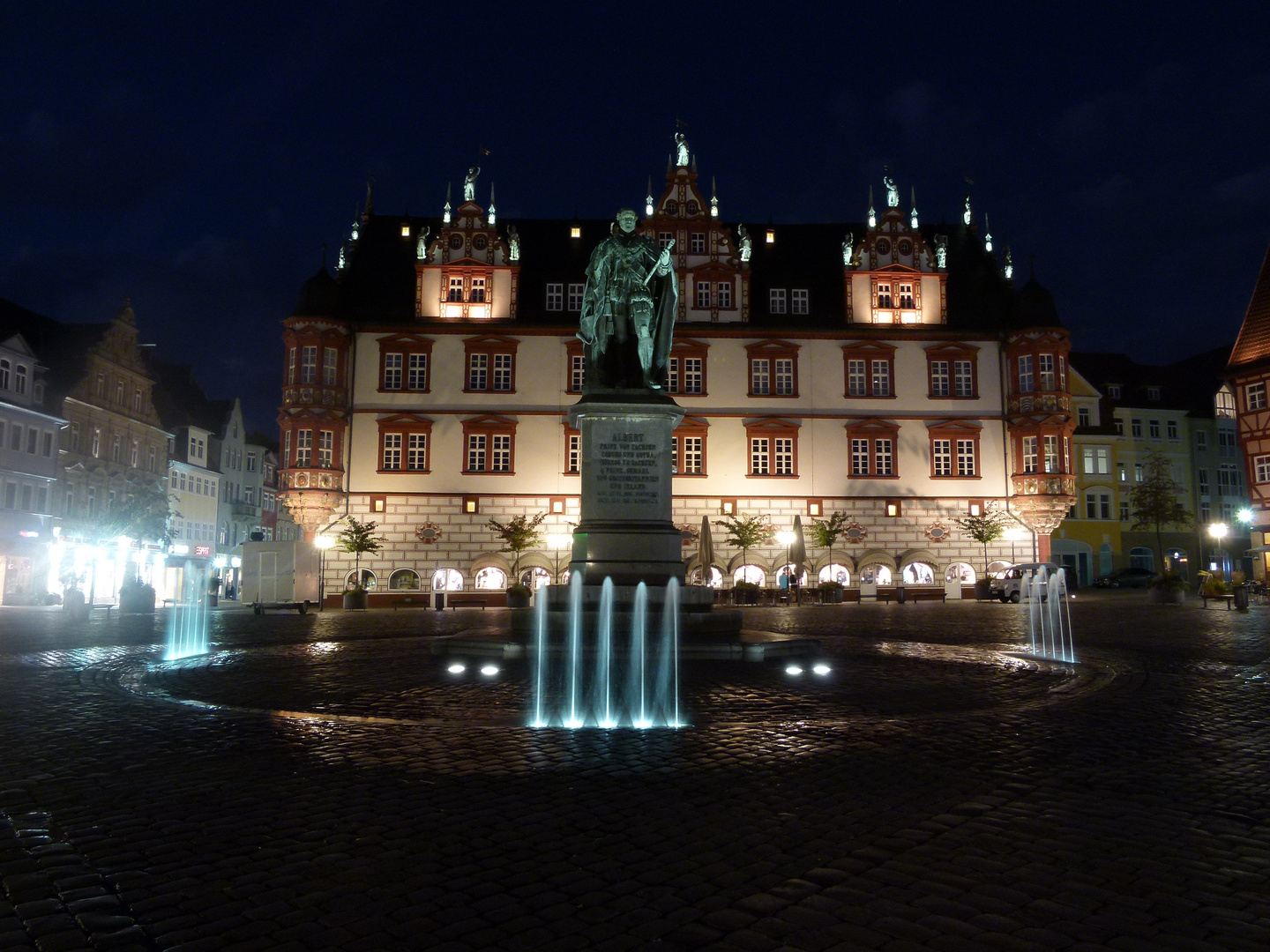 Stadthaus bei Nacht