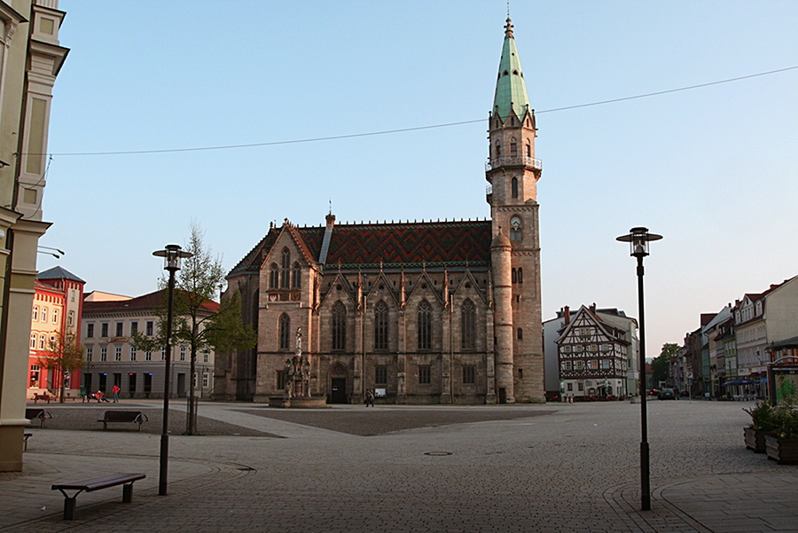 Stadtkirche (ev.-luth.) - von der Georgstrasse aus