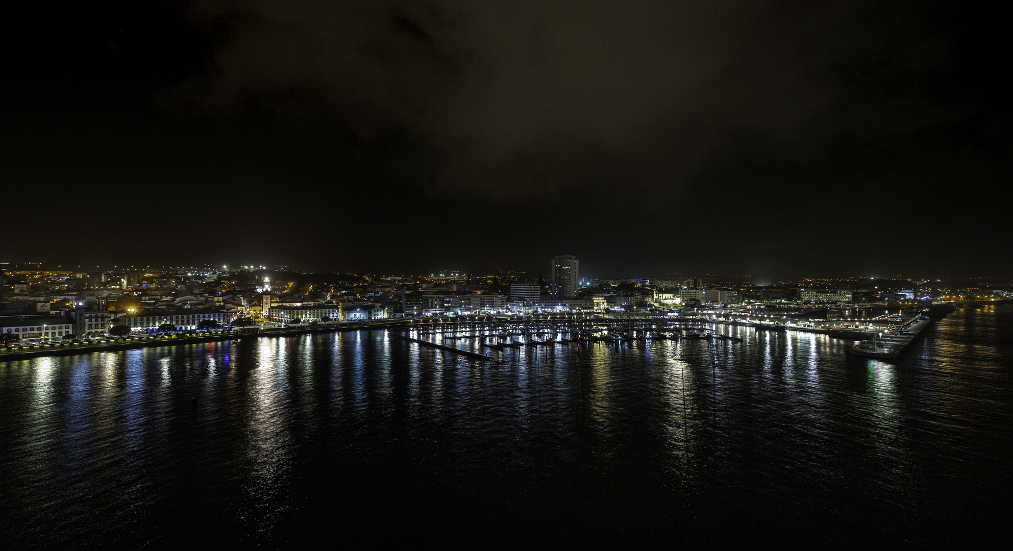 Stadtlichter von Ponta Delgada