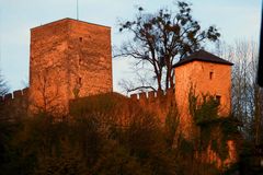 Stadtmauer im Abendsonnenlicht