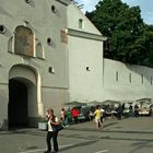 Stadtmauer mit Tor in Vilnius