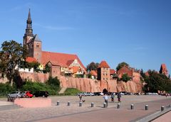 Stadtmauer Tangermünde mit St. Stephanskirche