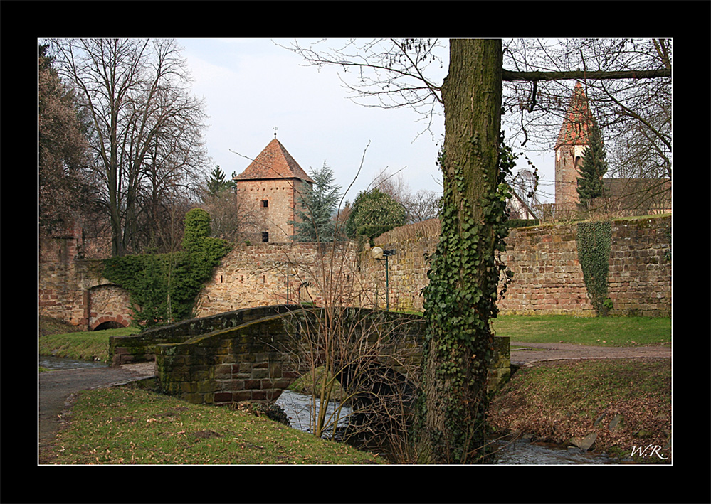 Stadtmauer von Wissenbourg im Elsass...