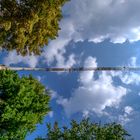 Stadtpark Marktredwitz - Blau-weißer Himmel mit Kran