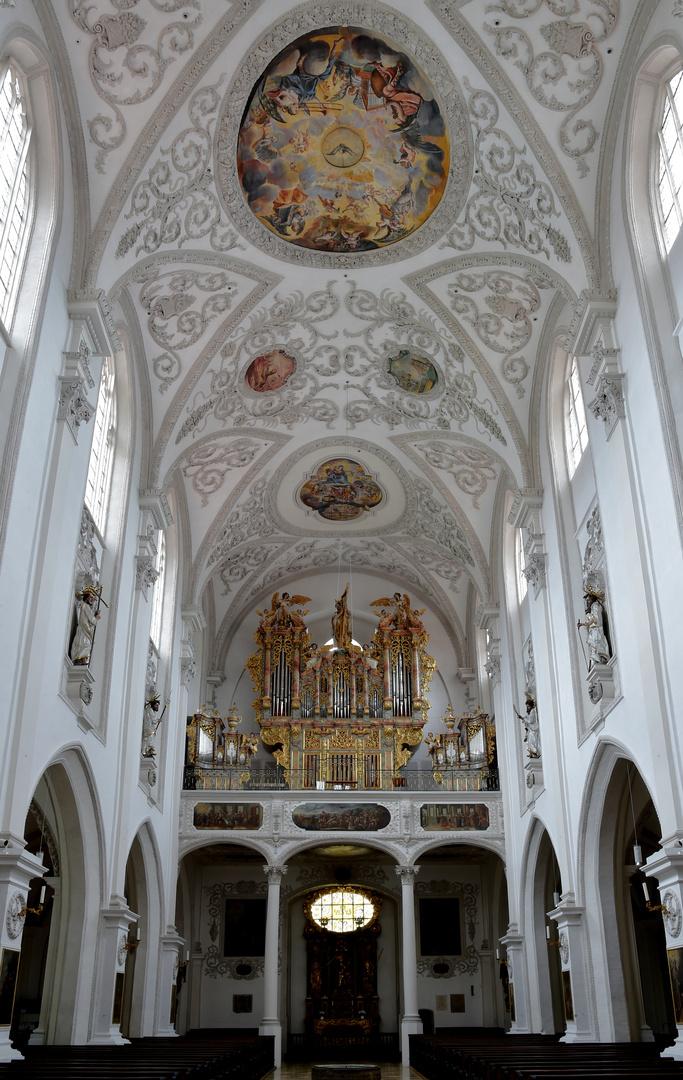 Stadtpfarrkirche Mariä Himmelfahrt Landsberg Innenraum