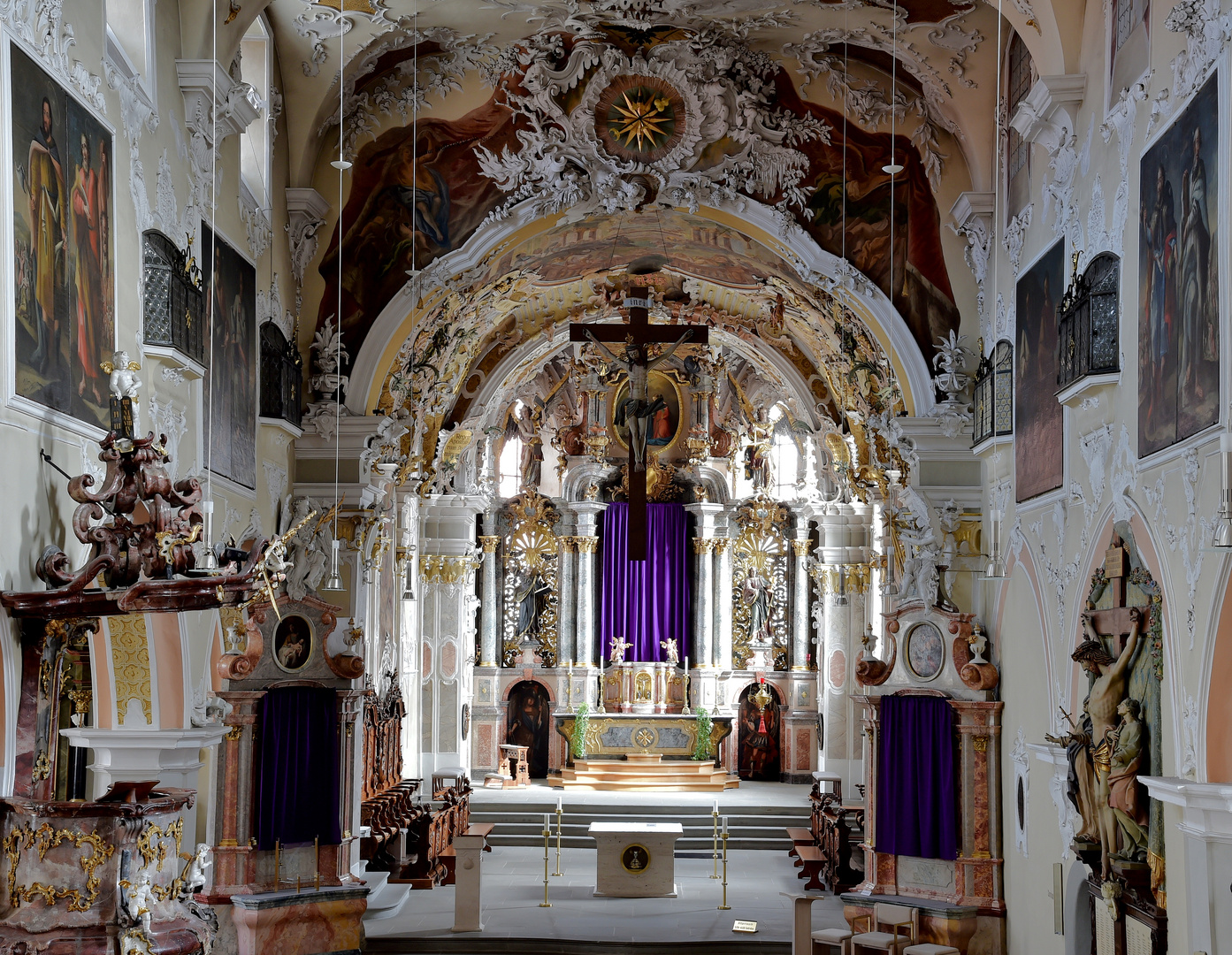 Stadtpfarrkirche St. Jakob Pfullendorf Blick in den Chorraum