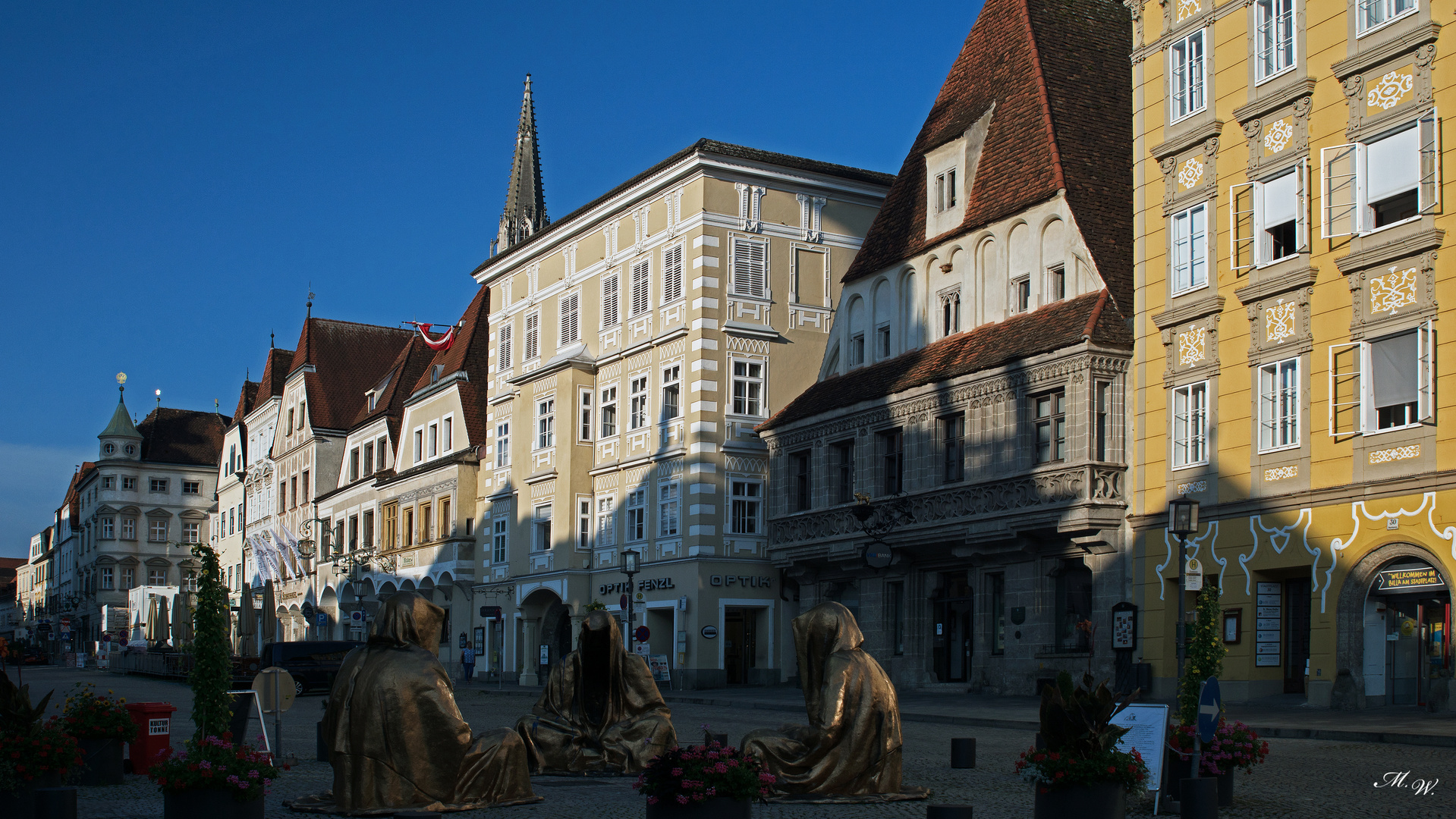 Stadtplatz Steyr mit Figuren