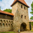 Stadttor mit Turm in Alzey, der Nibelungenstadt in Rheinhessen, Teil der Stadtbefestigung,