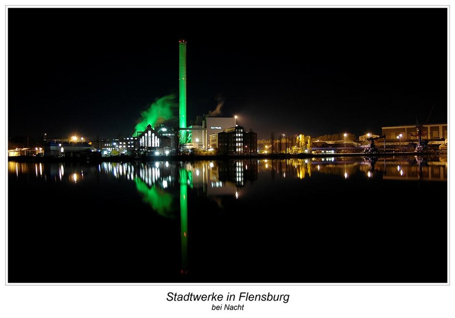 Stadtwerke Flensburg bei Nacht